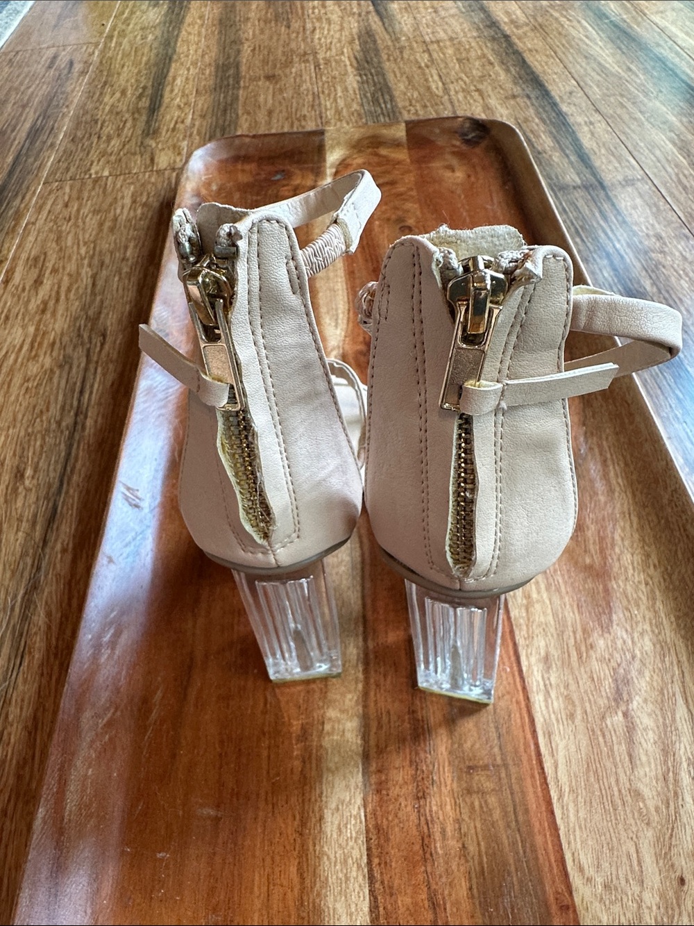 Lulu’s Translucent Heel - Picture 4 of 7